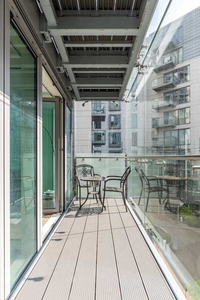 RYNO Aluminium Decking Boards are tested for their scratch and wear resistance