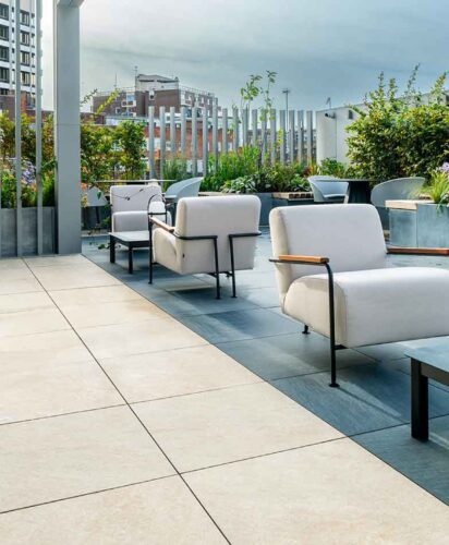 Porcelain paved terrace