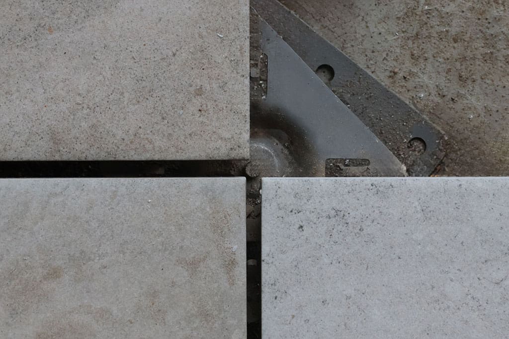 RPA-FR paving pedestal under paving