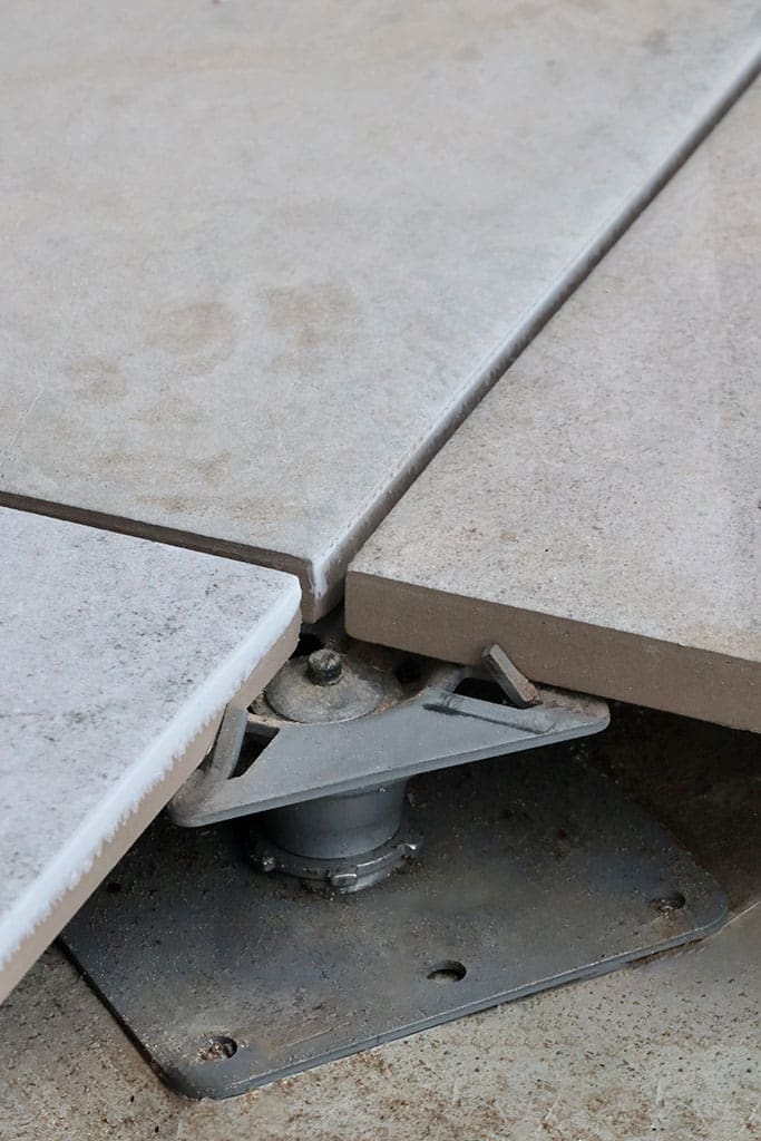 RPA-FR paving pedestal under paving