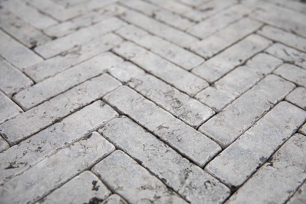 Natural stone setts
