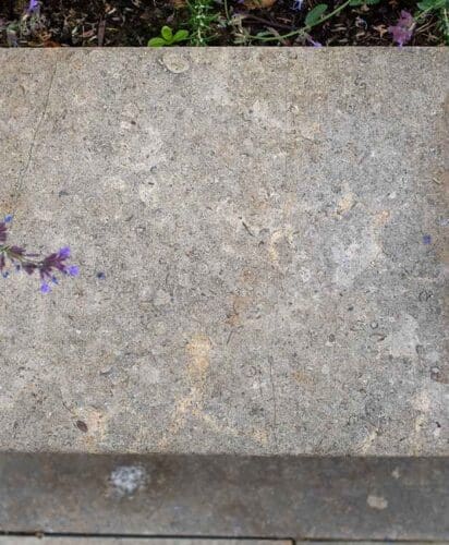 Natural stone wall