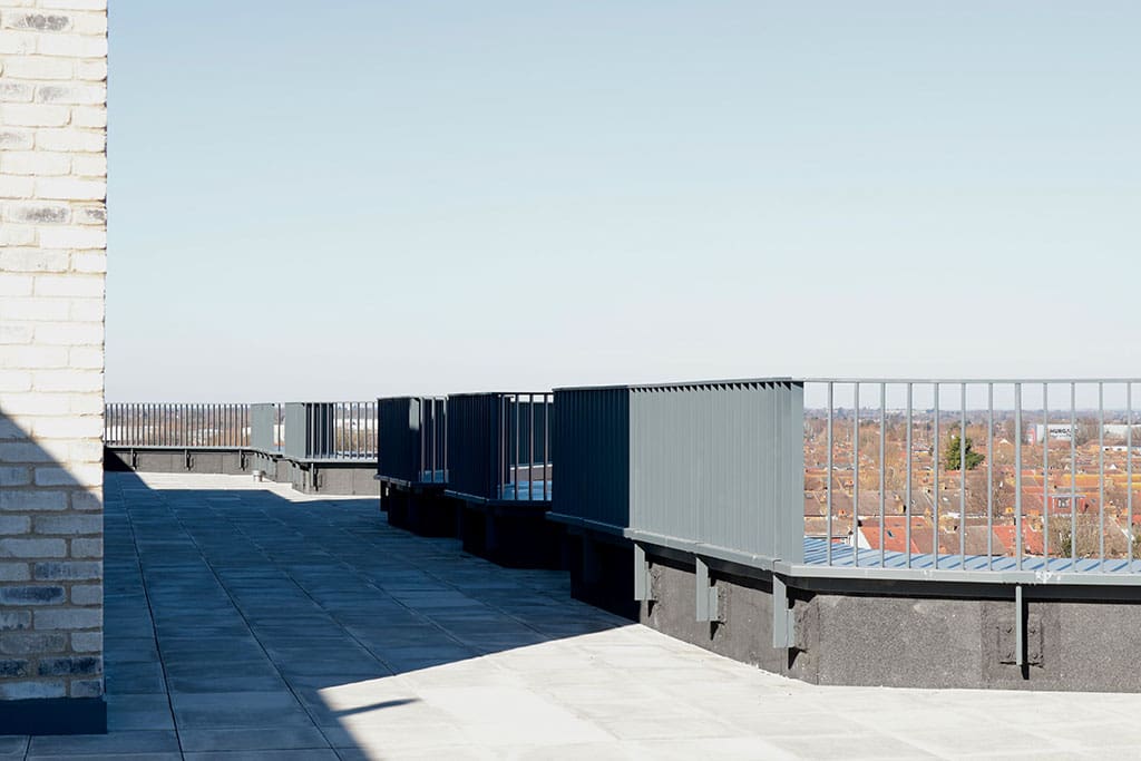 Paved roof terrace