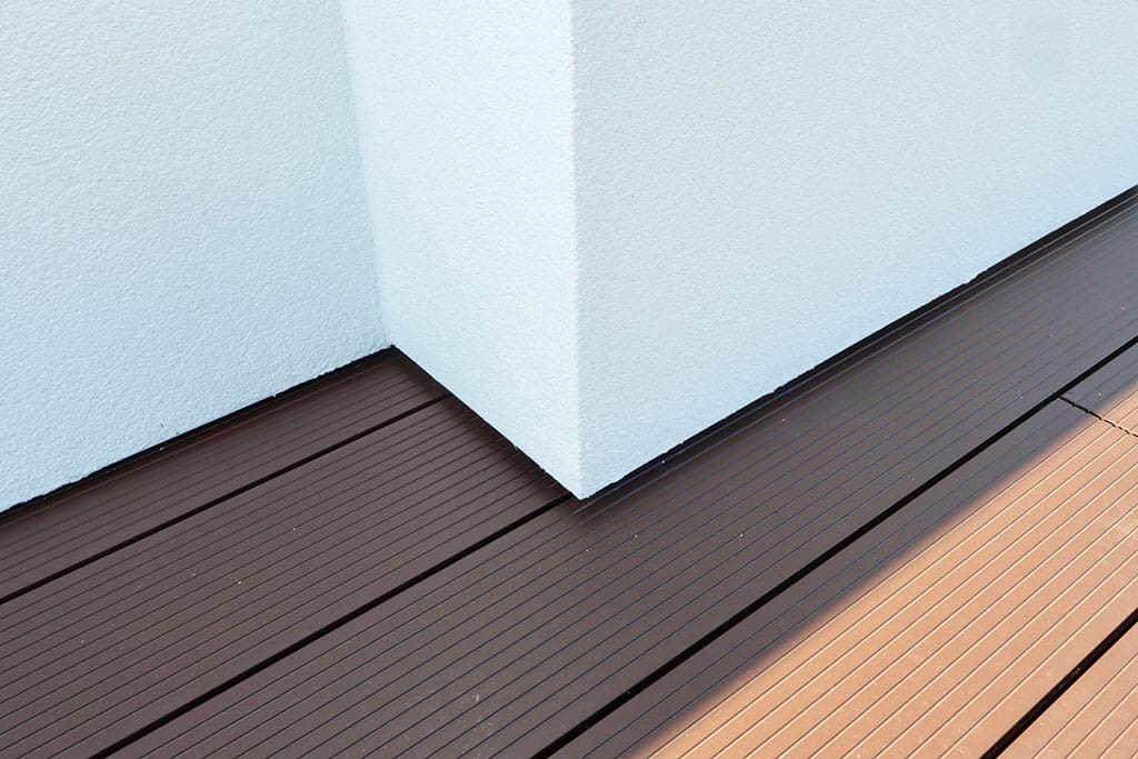 Aluminium decking edge