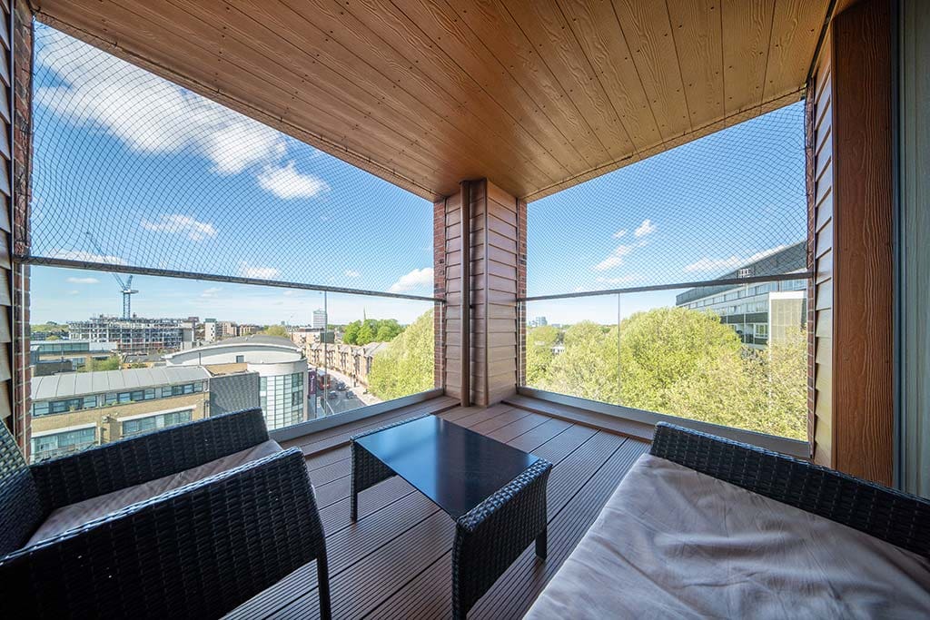 Balcony with seating
