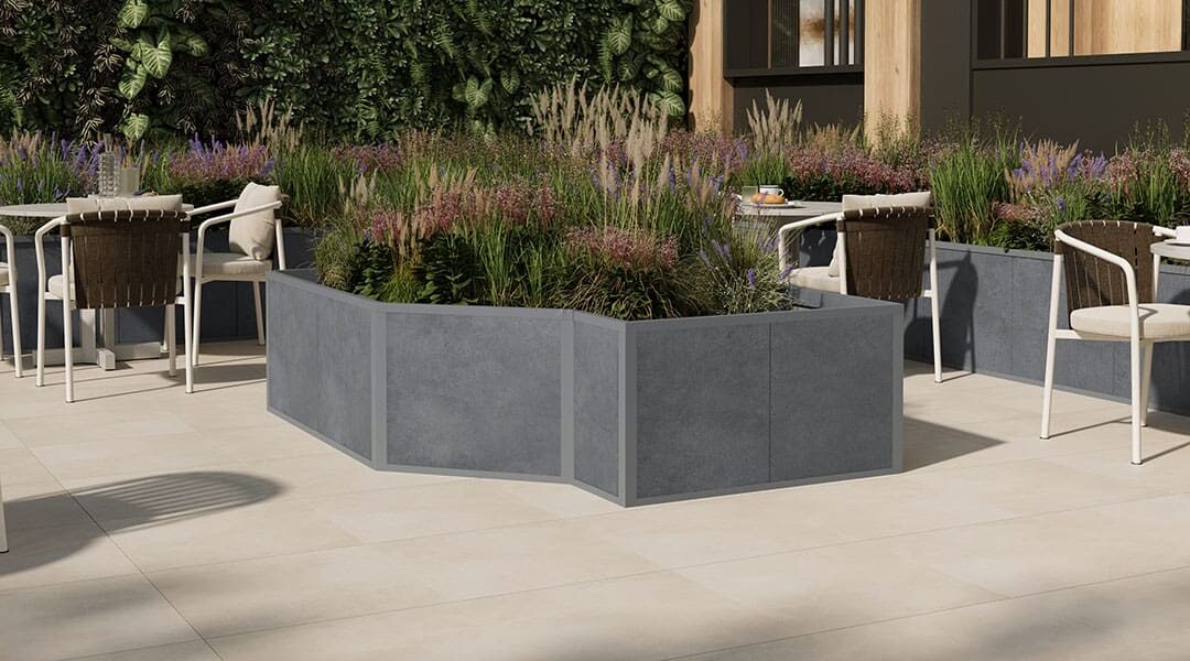 TerraSmart Eiger Porcelain Planter Nero Finish
