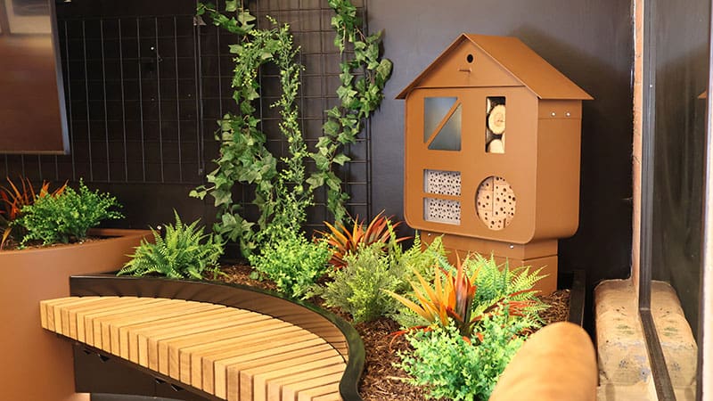 Bee Hotel