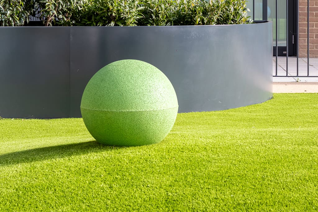 Artificial Grass with Planter