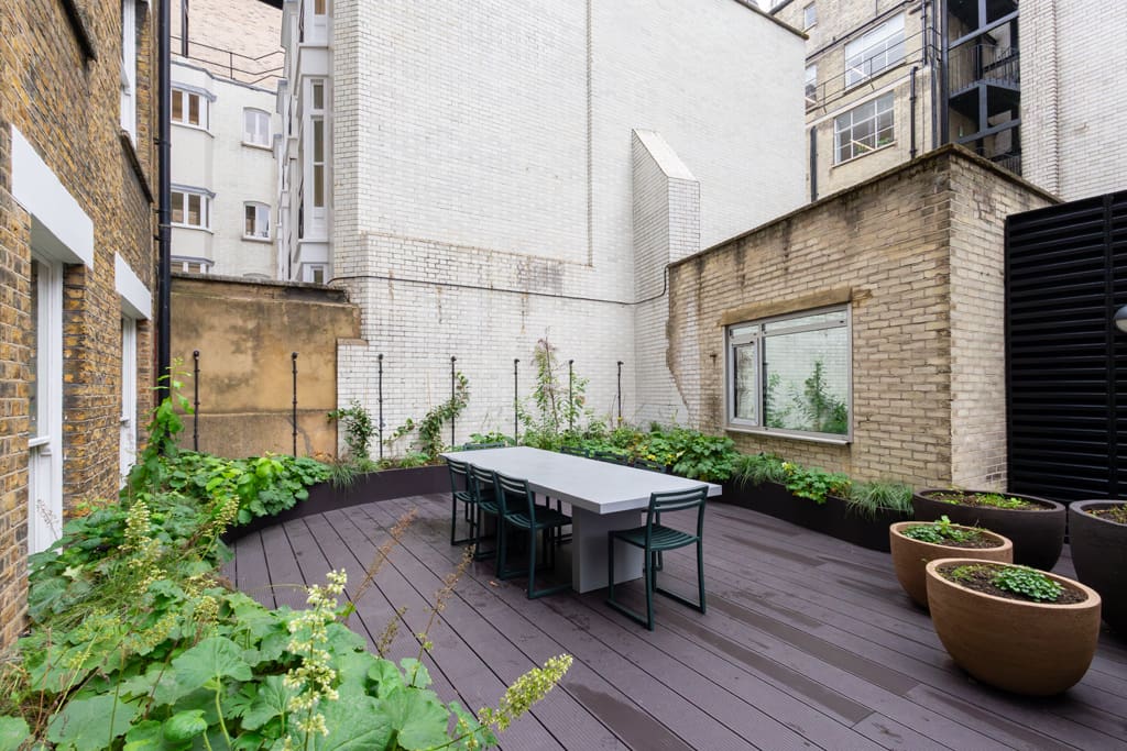 Egyptian & Dudley House courtyard