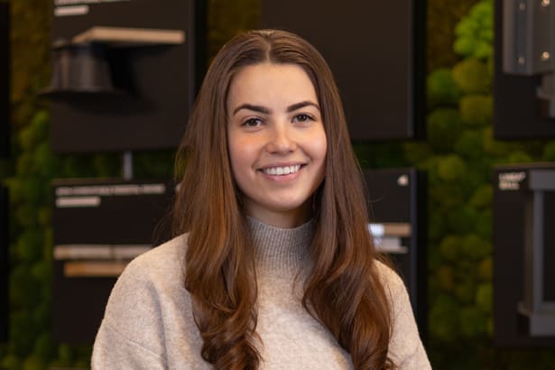 Kirsty Farquharson headshot