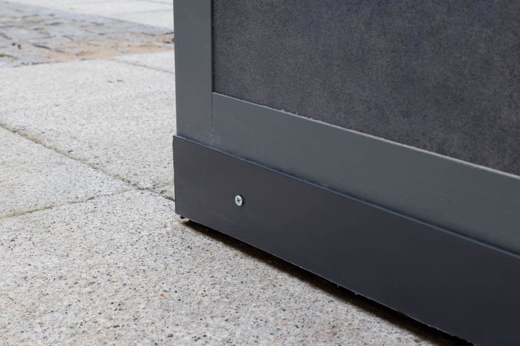 Eiger planter plinth trim close-up