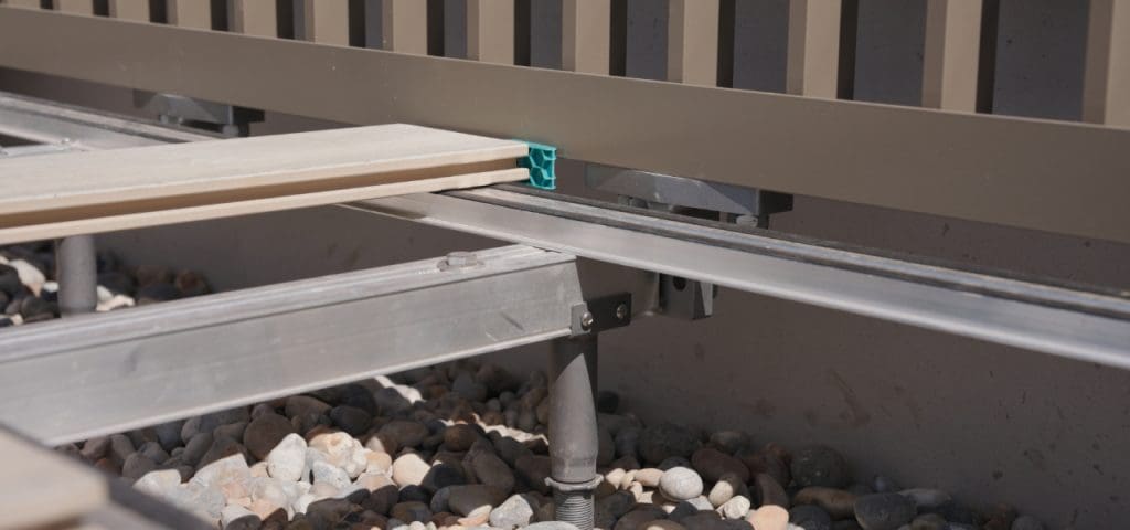 BaseLink joining balustrade to rail system
