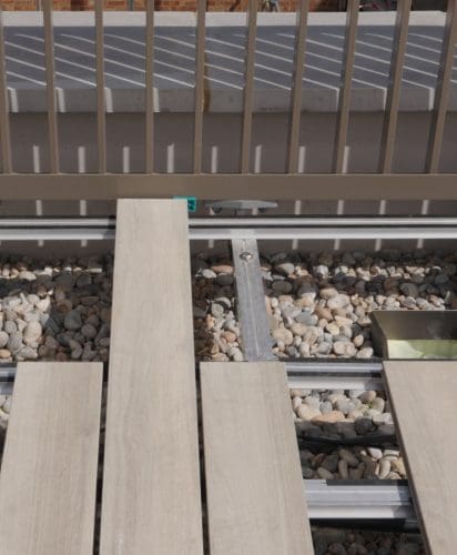 BaseLink joining balustrade to rail system