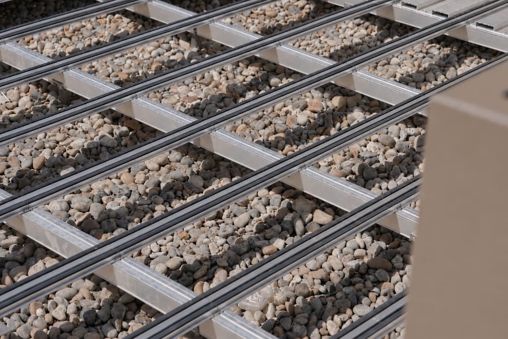 DS-TR Decking Top Support Rail in lattice
