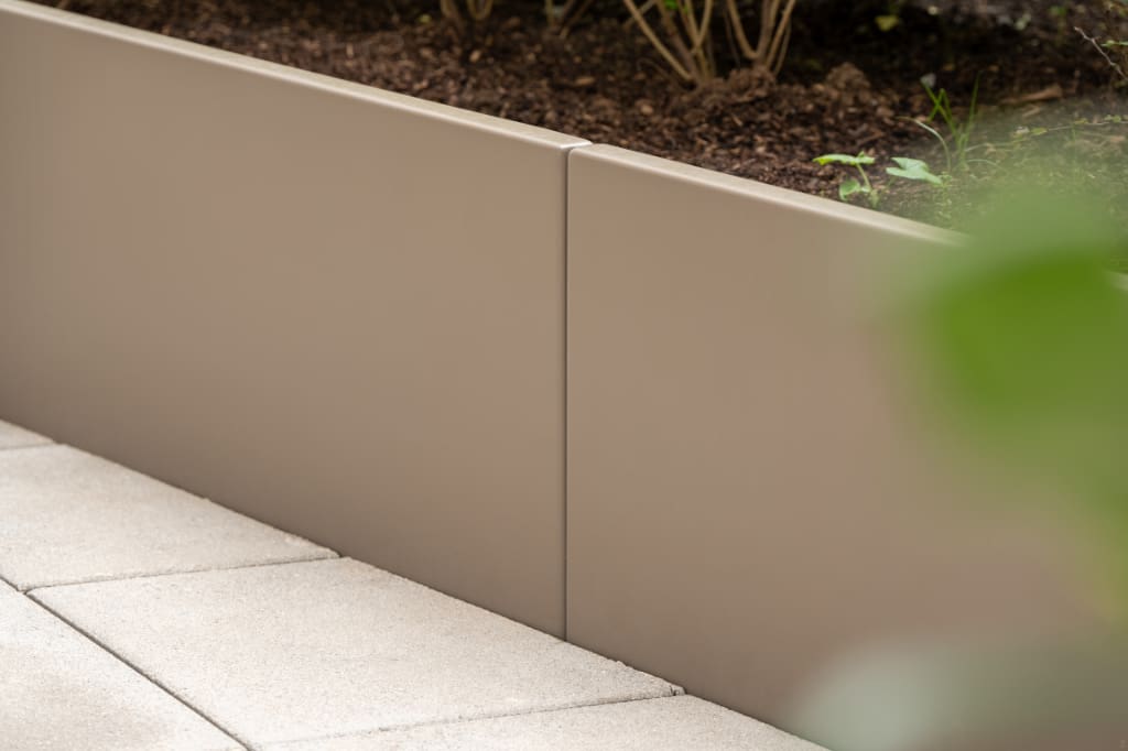 Planter edge close-up