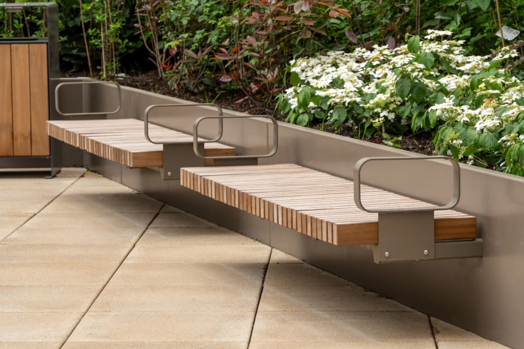 Integrated Cantilever Seating on planter