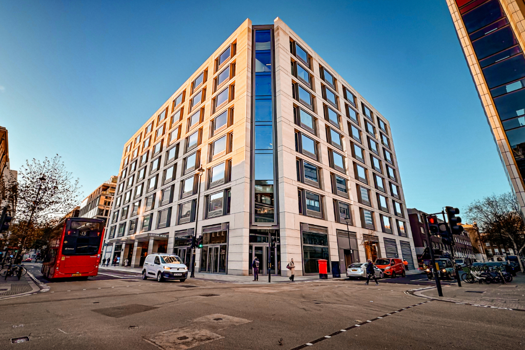 19-35 Baker Street building exterior