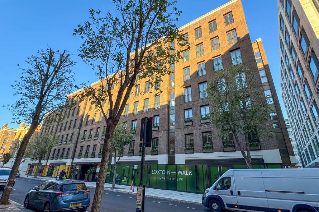 19-35 Baker Street building exterior
