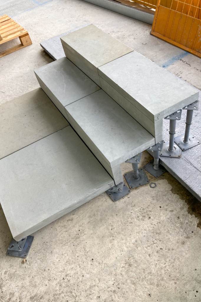 Steps using self-levelling pedestals