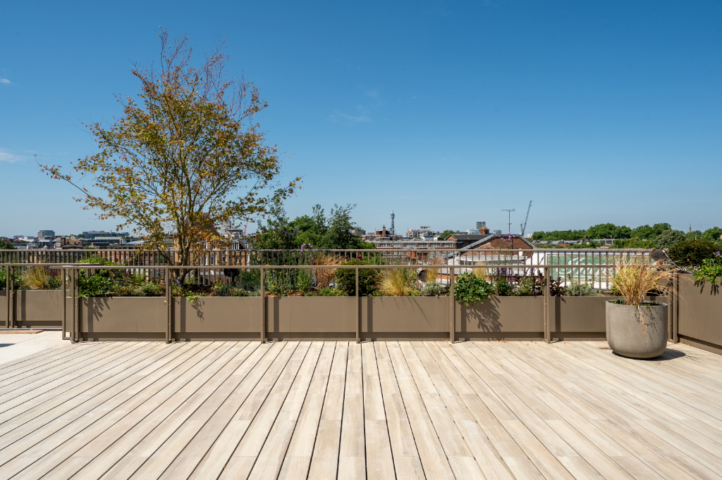 Roof terrace planters