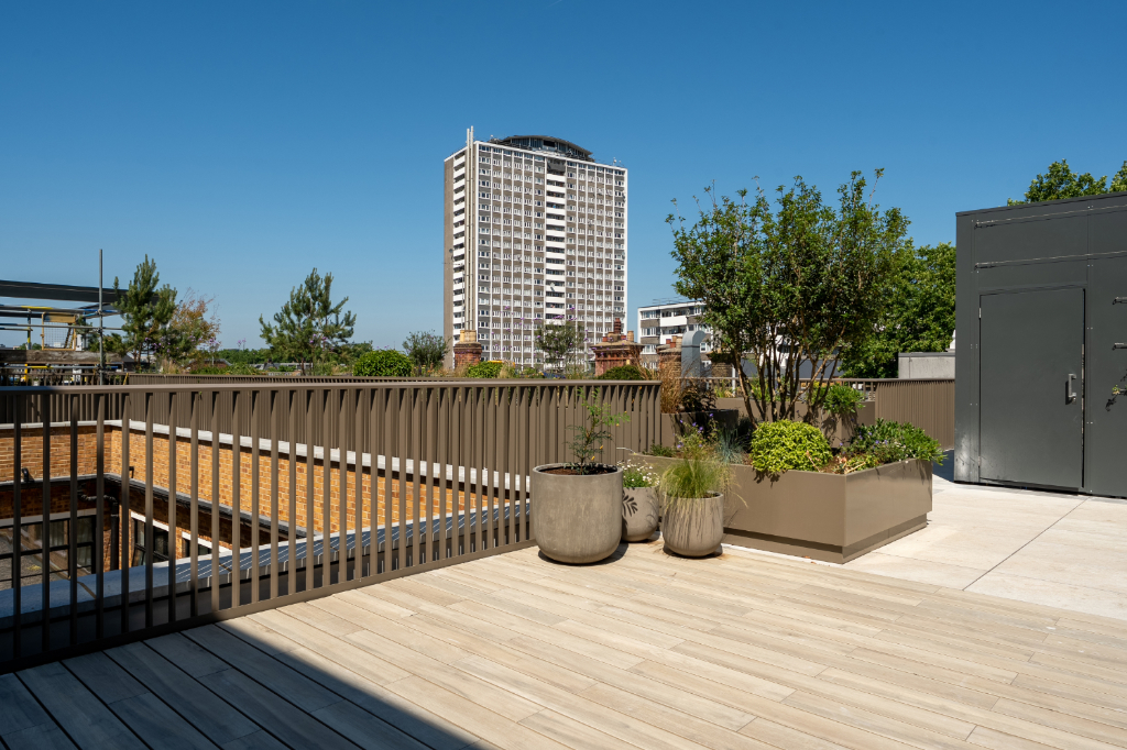 Roof terrace planters and balustrade