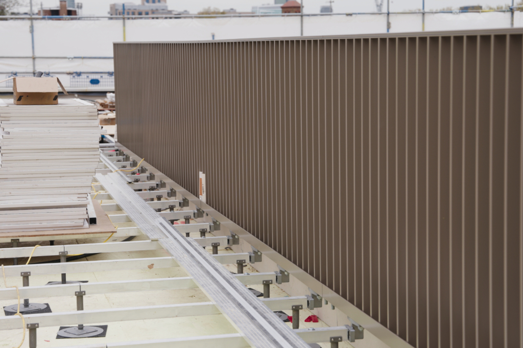Rail system linked to balustrade with BaseLink